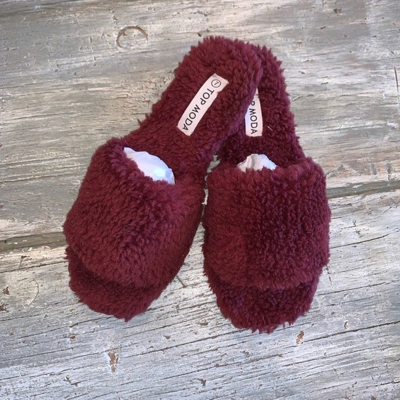 TOP Moda Shoes - Top Moda Burgundy Boucle Fuzzy Slip On Flats or Slippers Hard Soles NEW SIZE 7